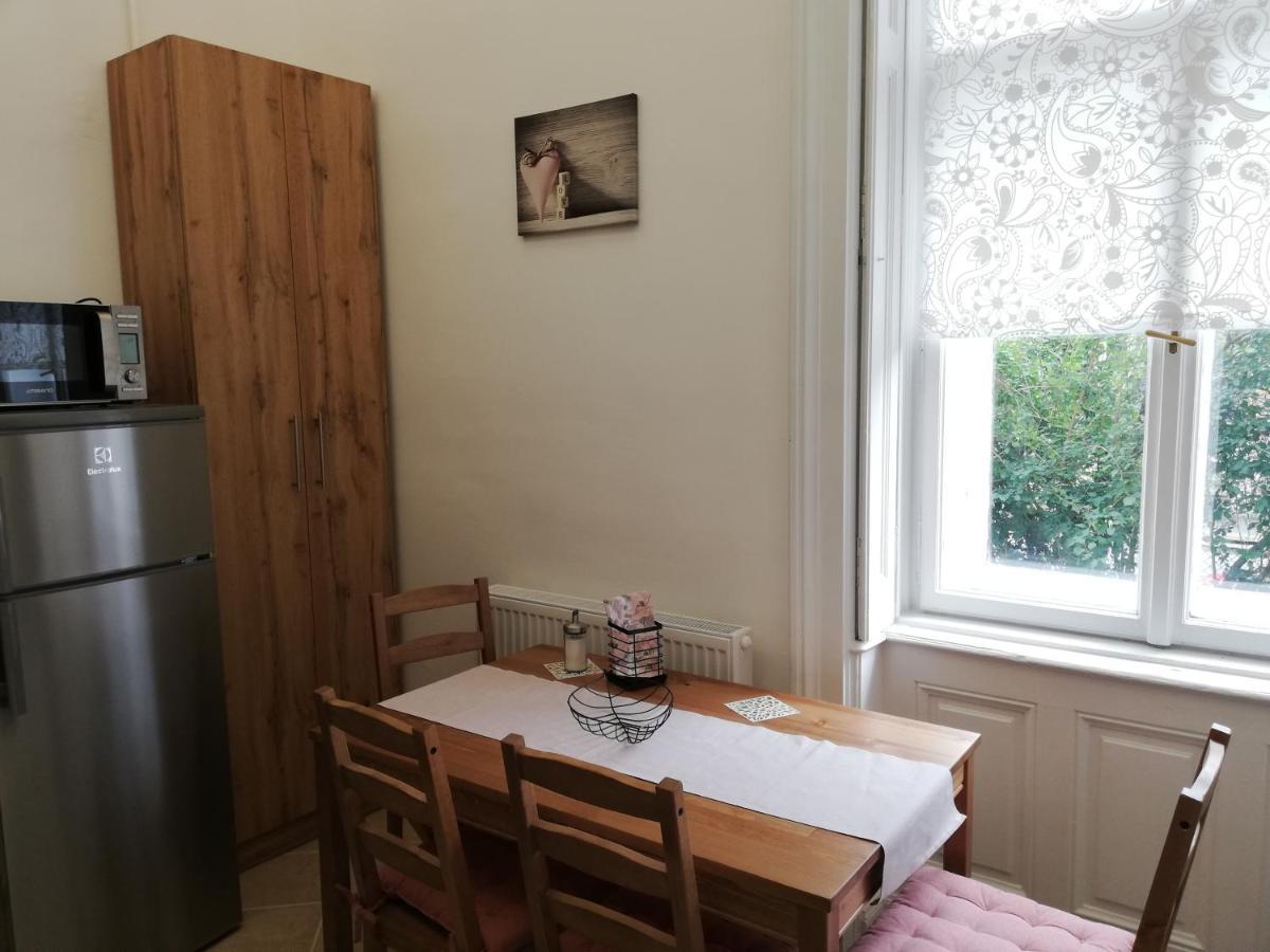 Gold 2 Apartman Sopron Esterno foto